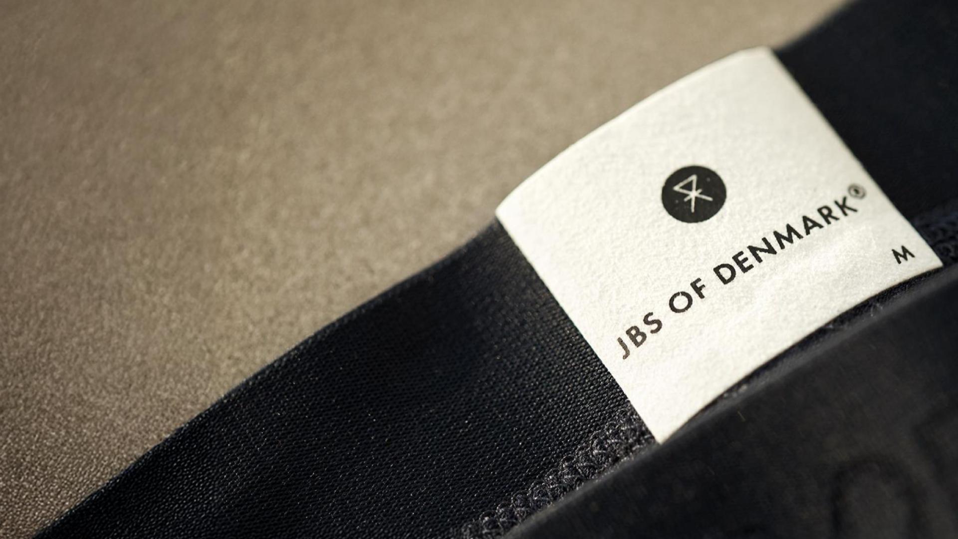 Etikett in Unterhose