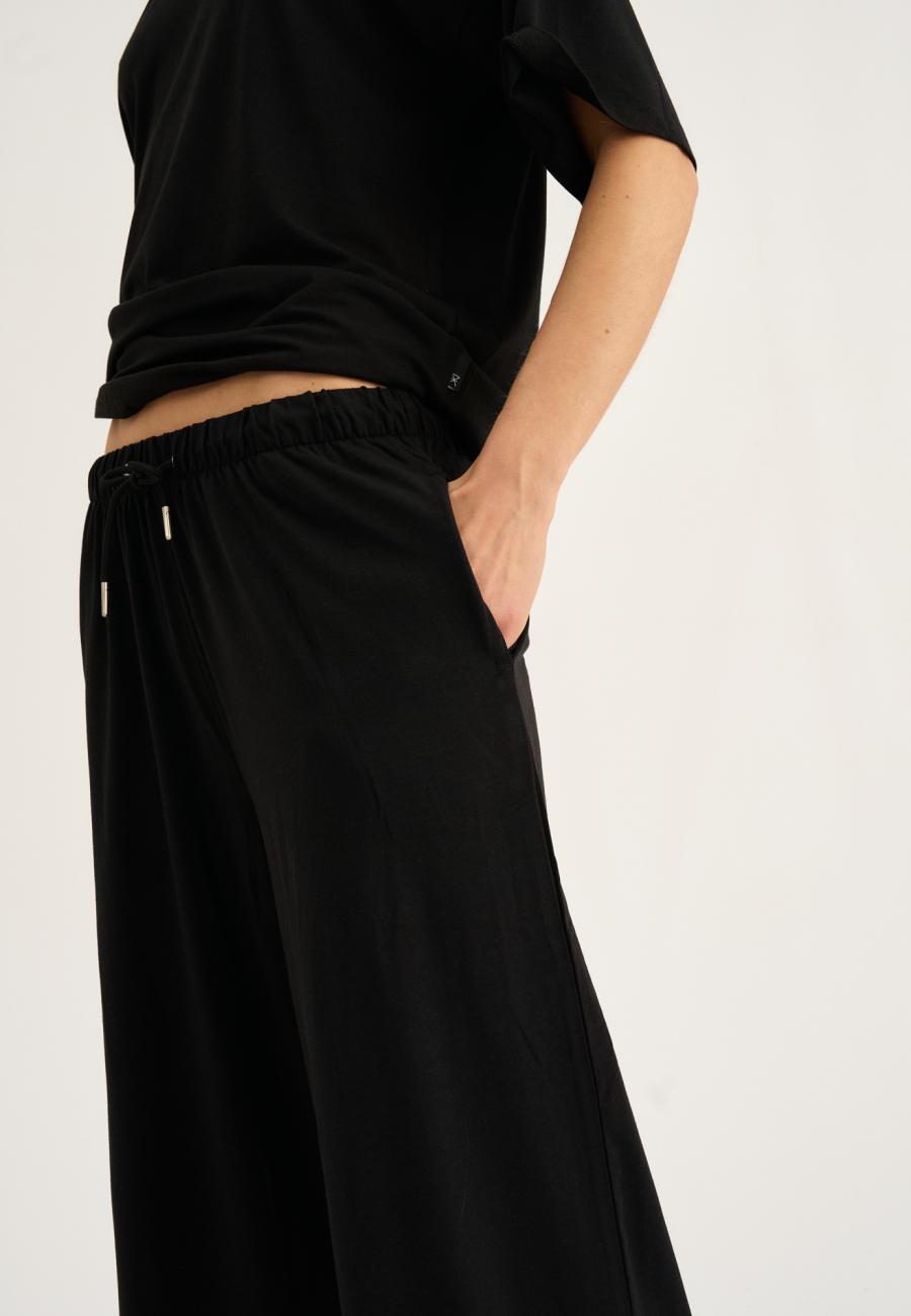 Hose „gerades Bein“ | Bambusviskose | Schwarz -JBS of Denmark Women